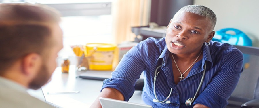 Dr Talking with patient